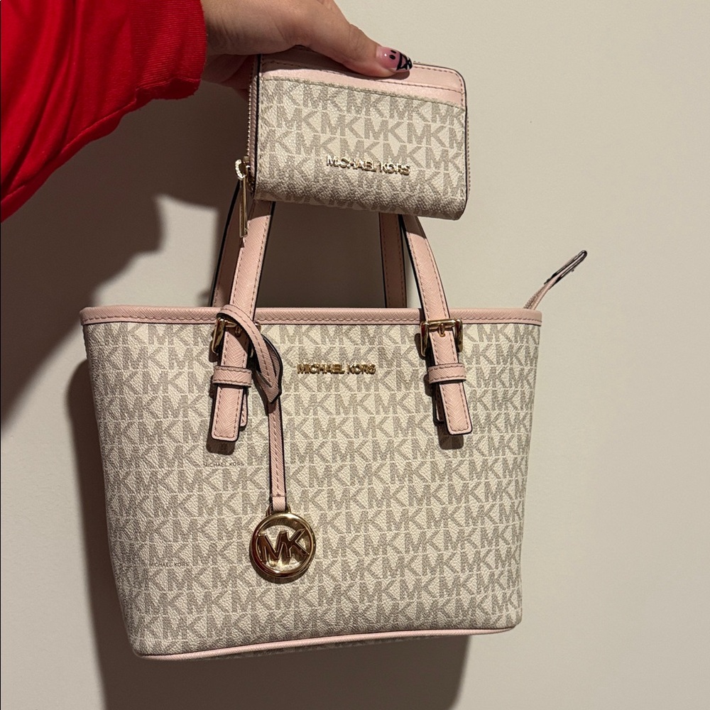 Michael Kors Cream and Pink Tote Bag Set